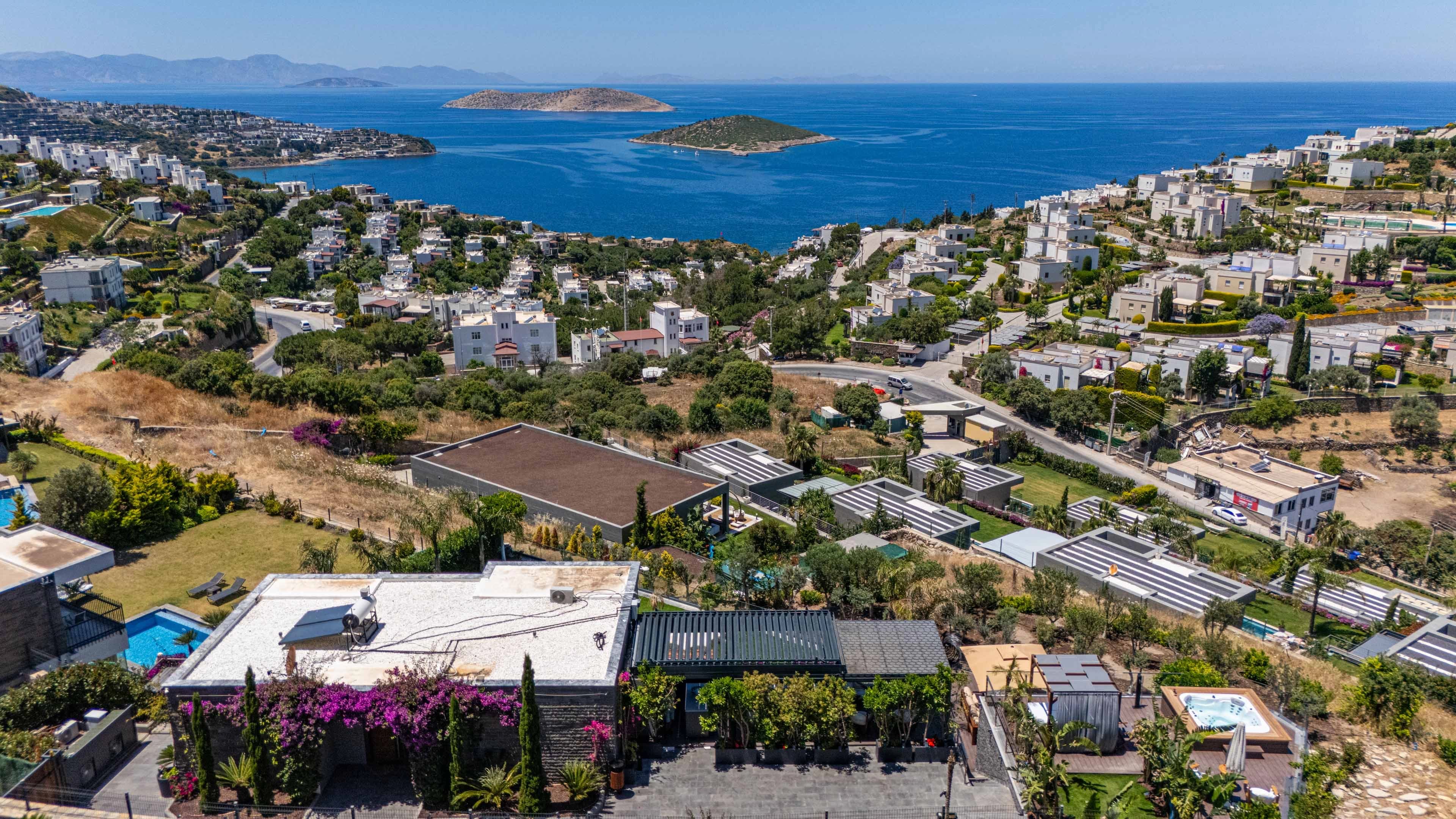 Yalıkavak deniz manzaralı villa genel görünüm