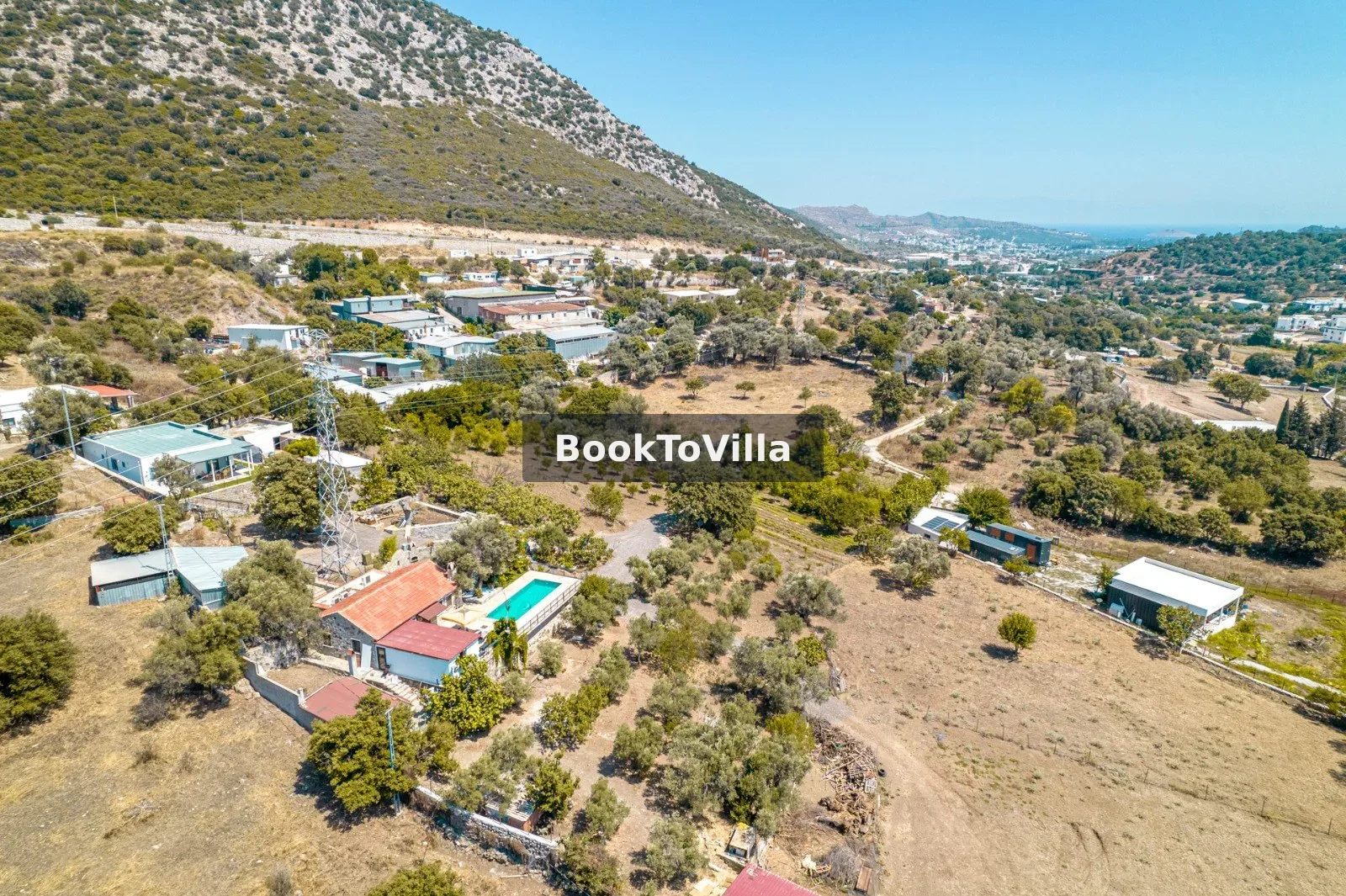 Bodrum Ortakent Villa Daisy korunaklı özel havuzlu villa görünümü